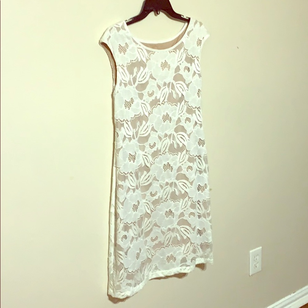 Connected Apparel. White and beige dress.